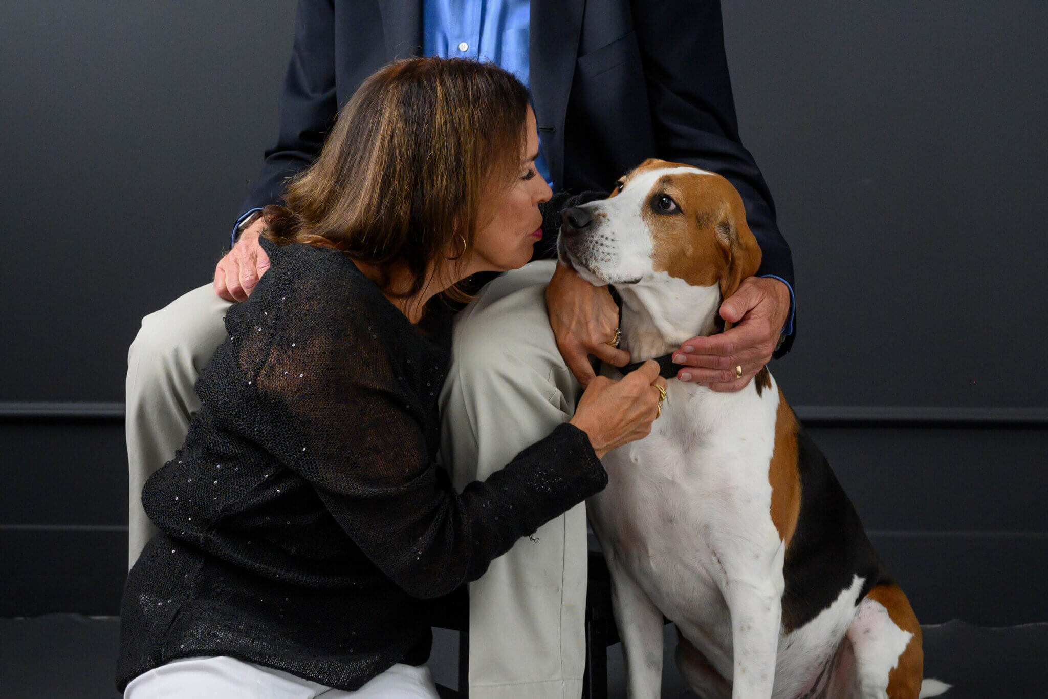 legacy-of-love-Couples-portraits with their hound dog