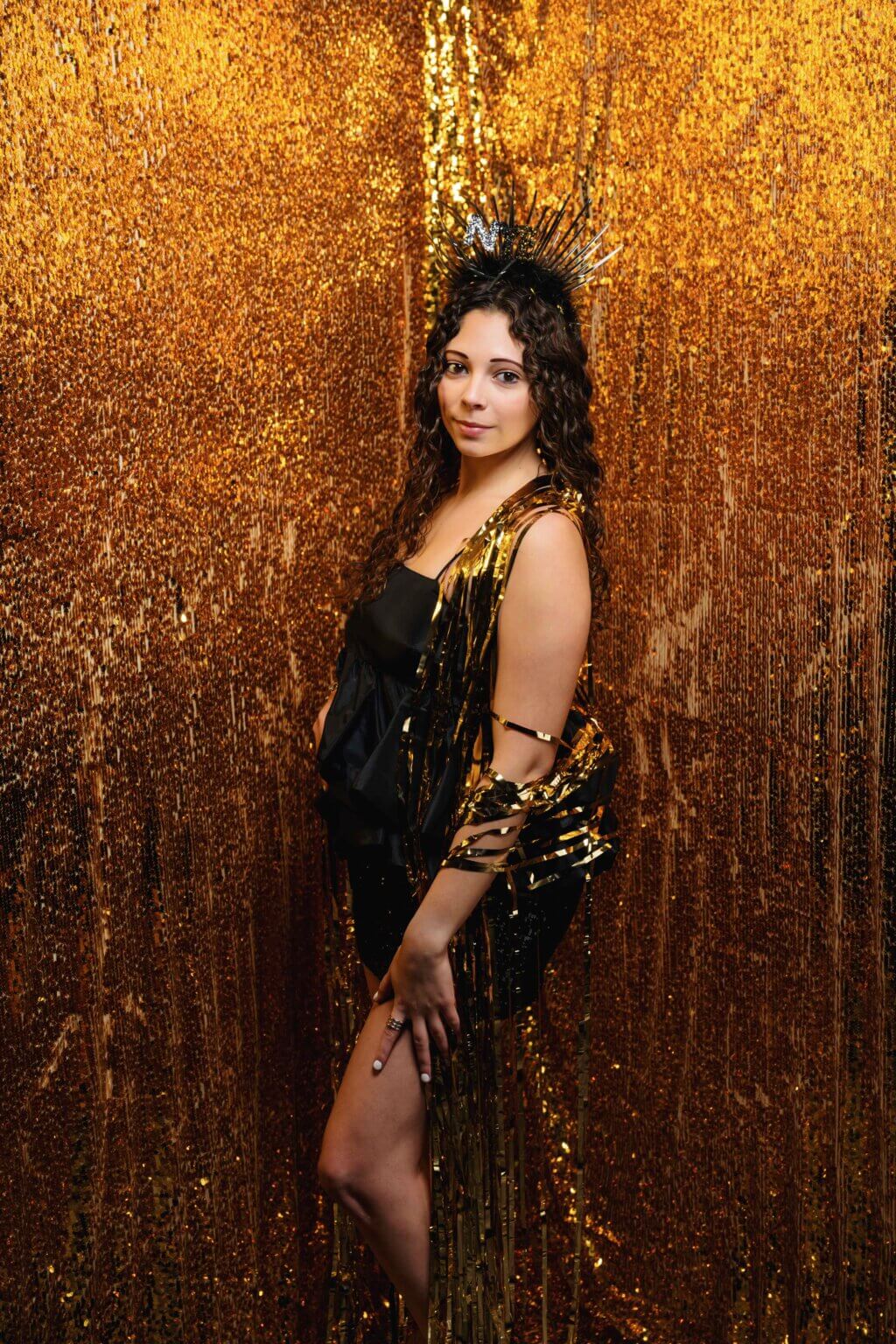 Planet Photo New Milford CT Creative New Year portraits ringing-in-new-year-photoshoot
