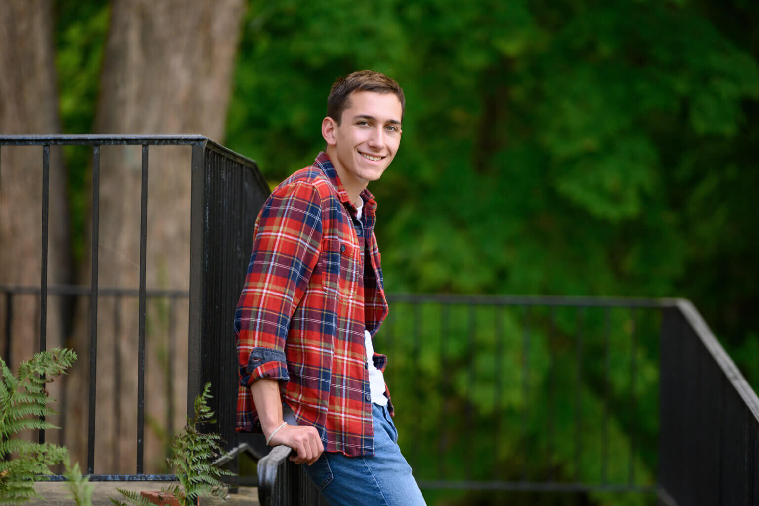 Senior Portraits Guys wear plaid shirts