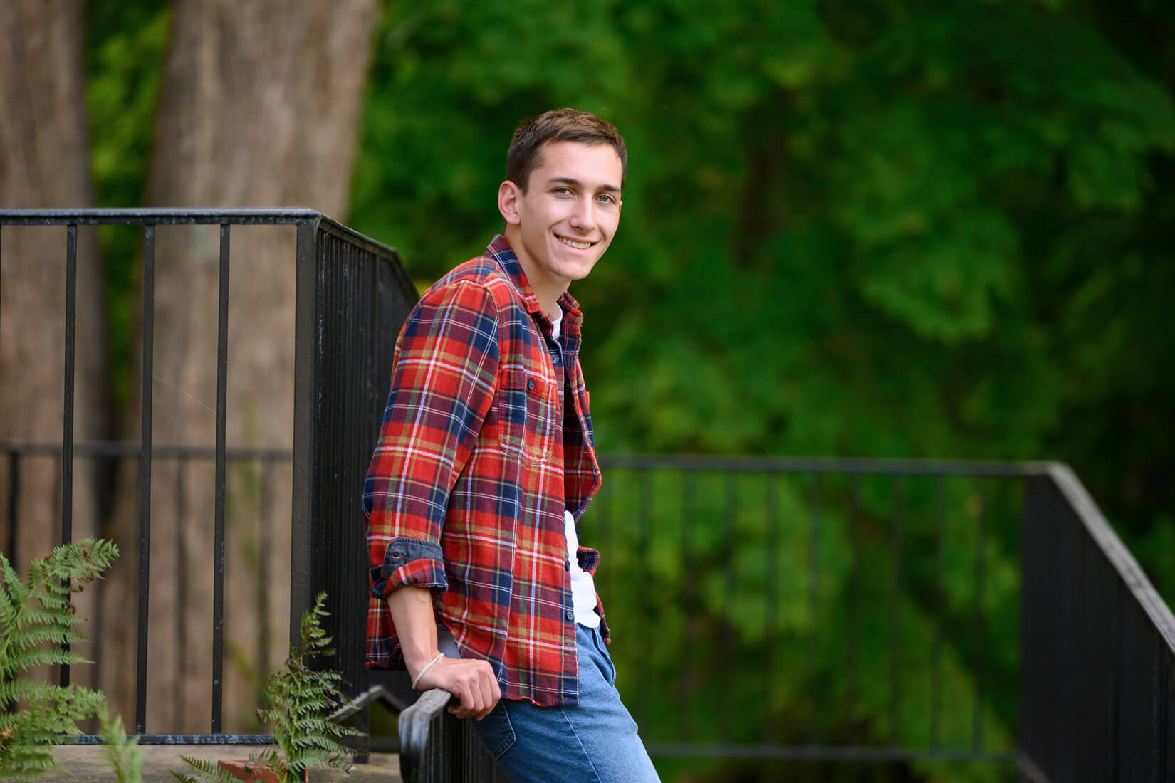 Senior Portraits Guys wear plaid shirts